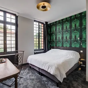 *** Aparthotel En Francia