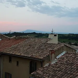 Les Volets Rouges - Glace Du Pape Pensión