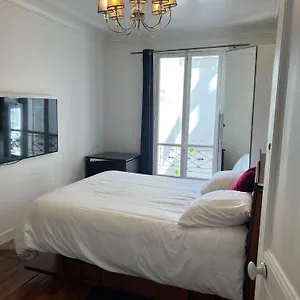 Arc De Triomphe Bed and breakfast