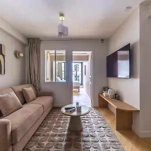 Quartier Libre Opera Apartahotel