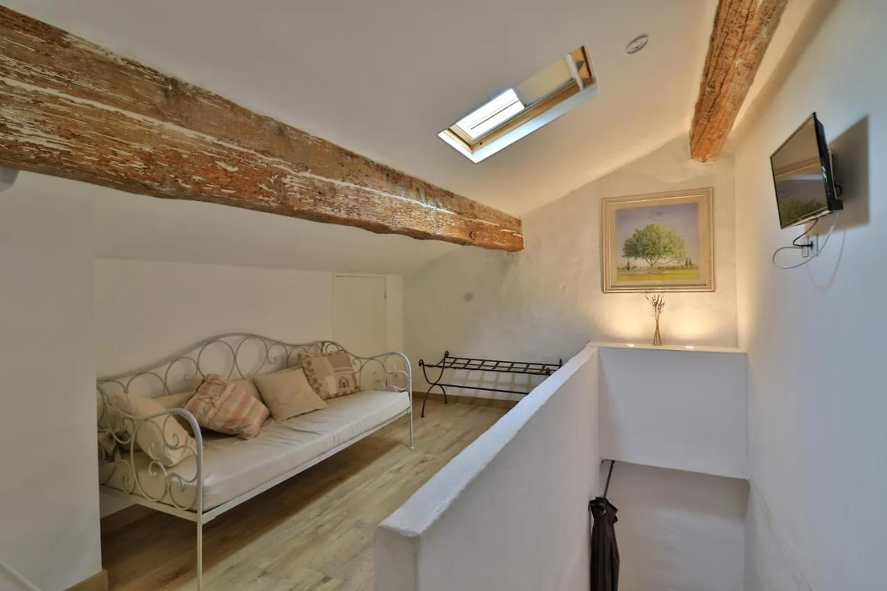 Mas Des Tourterelles Bed & Breakfast Saint-Remy-de-Provence 3*,